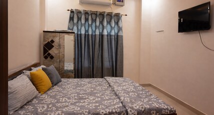 Maa Radhika Inn Ayodhya Room Type - Deluxe Room