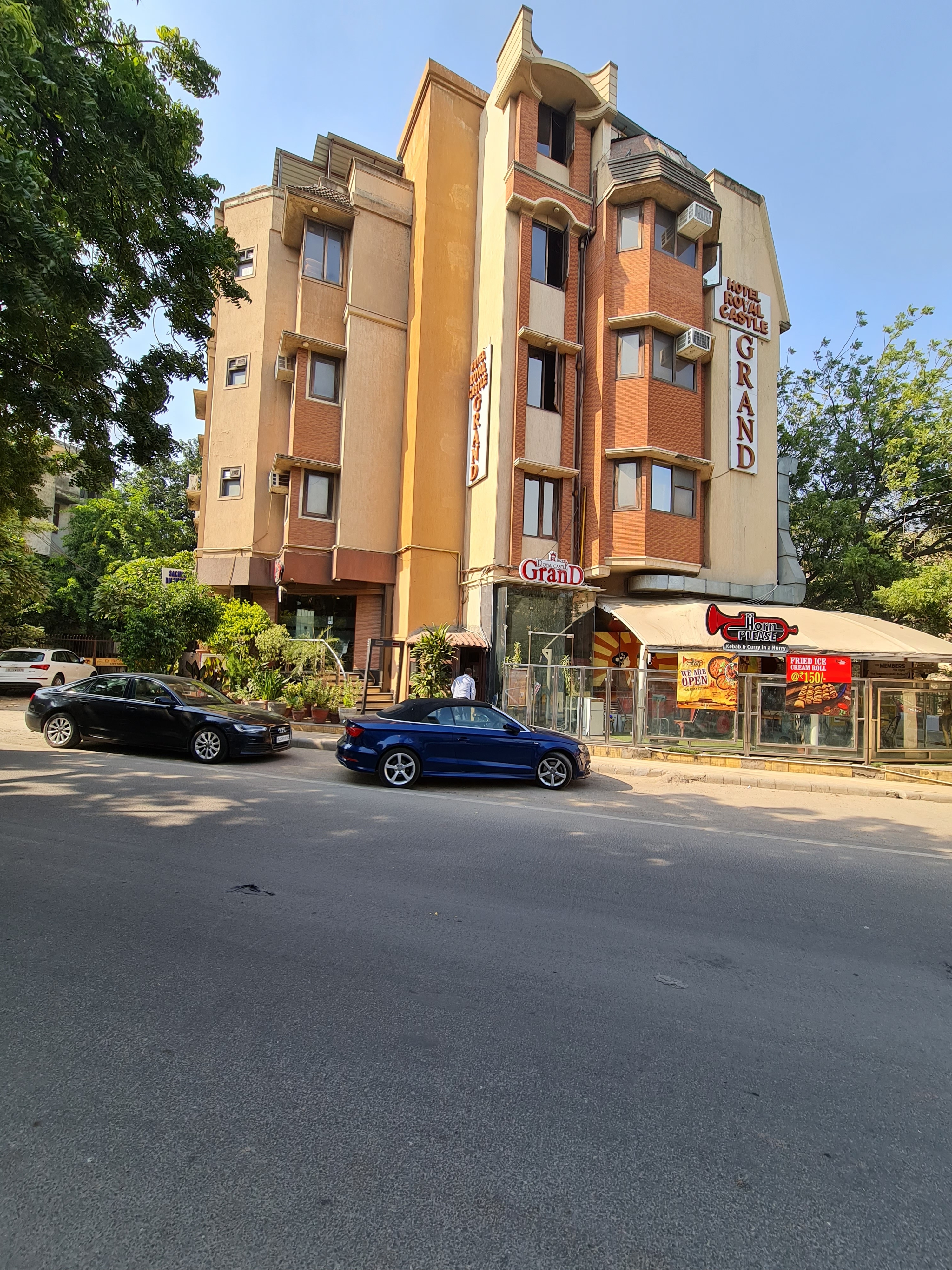 HOTEL ROYAL CASTLE GRAND ,C R PARK - Tap to explore photos
