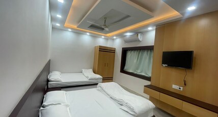 HOTEL SHANKAR PALACE Room Type - Family Studio (4 Adults+1 Children)