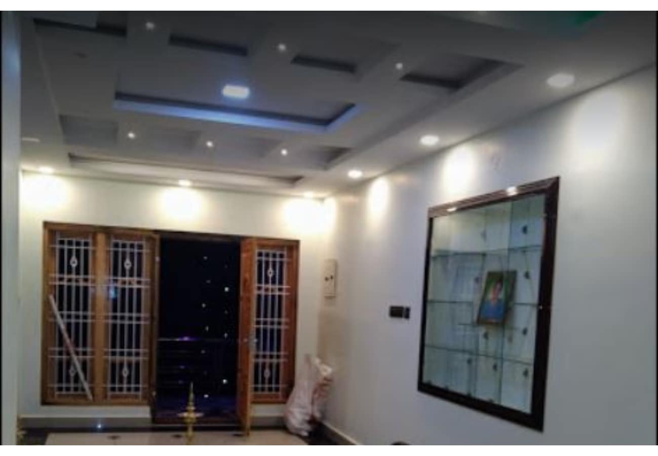 Munnar Starline - Tap to explore photos