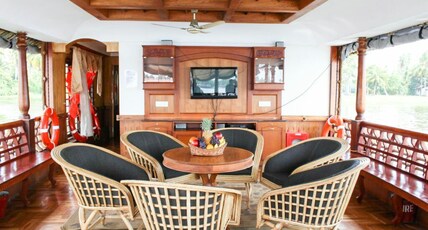 Upper Deck Houseboats Room Type - 8 Bedroom Private Premium Houseboat Full time Ac Upper Deck Houseboats Room Type - 8 Bedroom Private Premium Houseboat Full time Ac