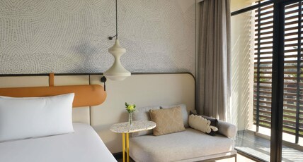 M Room Type - Superior room with 1 King Bed