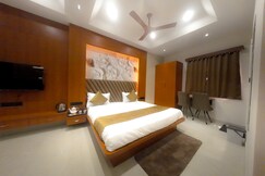 Hotel Narmada Palace