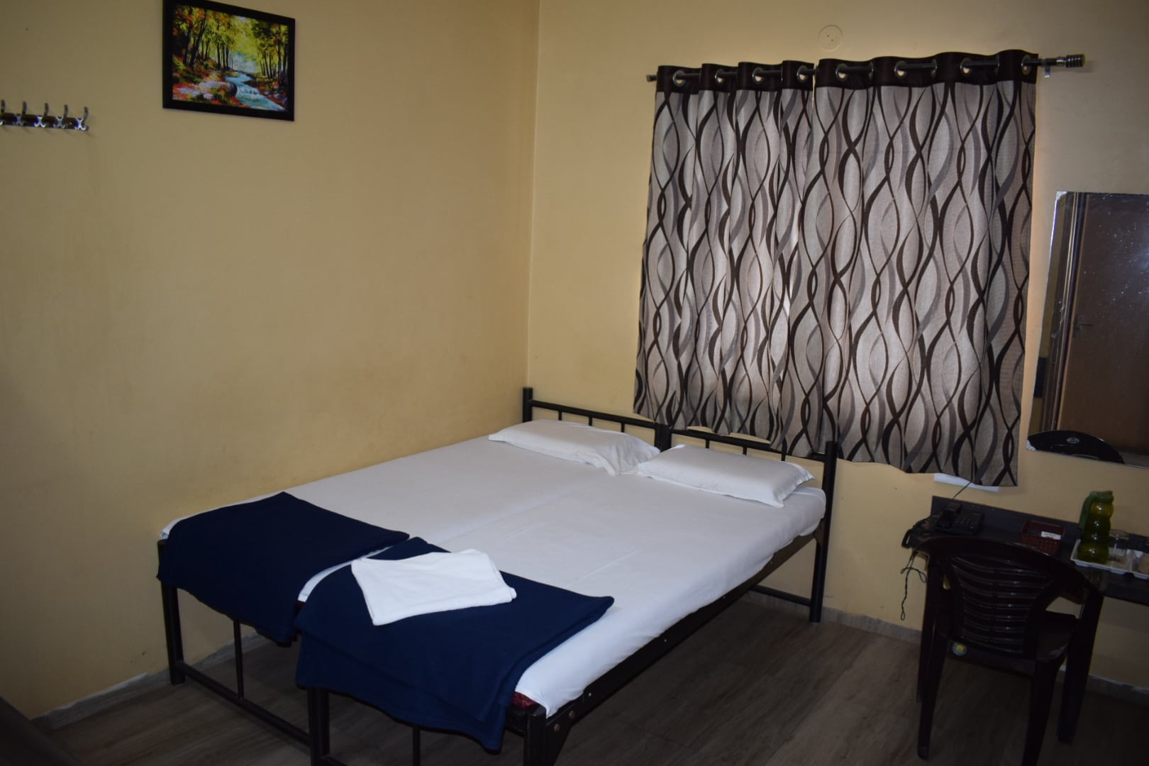 Hotel Peacock - Tap to explore photos