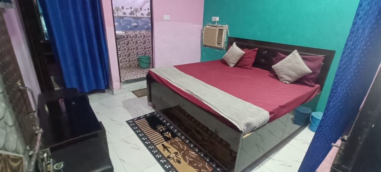 Shanti Homestay - Tap to explore photos