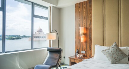 Zenith Putrajaya Room Type - Deluxe King