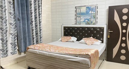 hotel parth Room Type - Deluxe AC Room