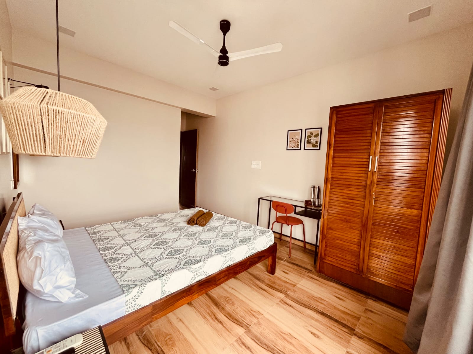 Roy Bari Seawoods 5-star 3 BHK Luxe Apartment by Satya Stays - Tap to explore photos