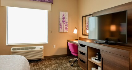 Hampton Inn and Suites Aurora South Denver Room Type - 2QNHEARING ACC NOSMOK