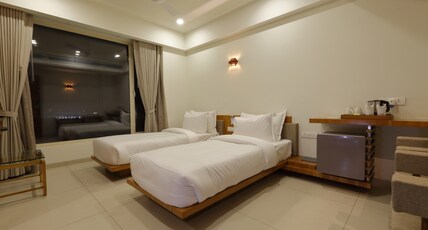 440-a serene stay Room Type - 440 TYCOON TWIN BED