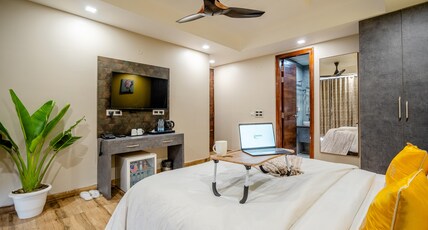 Lime Tree Hotel near Medanta Room Type - Superior room with balcony