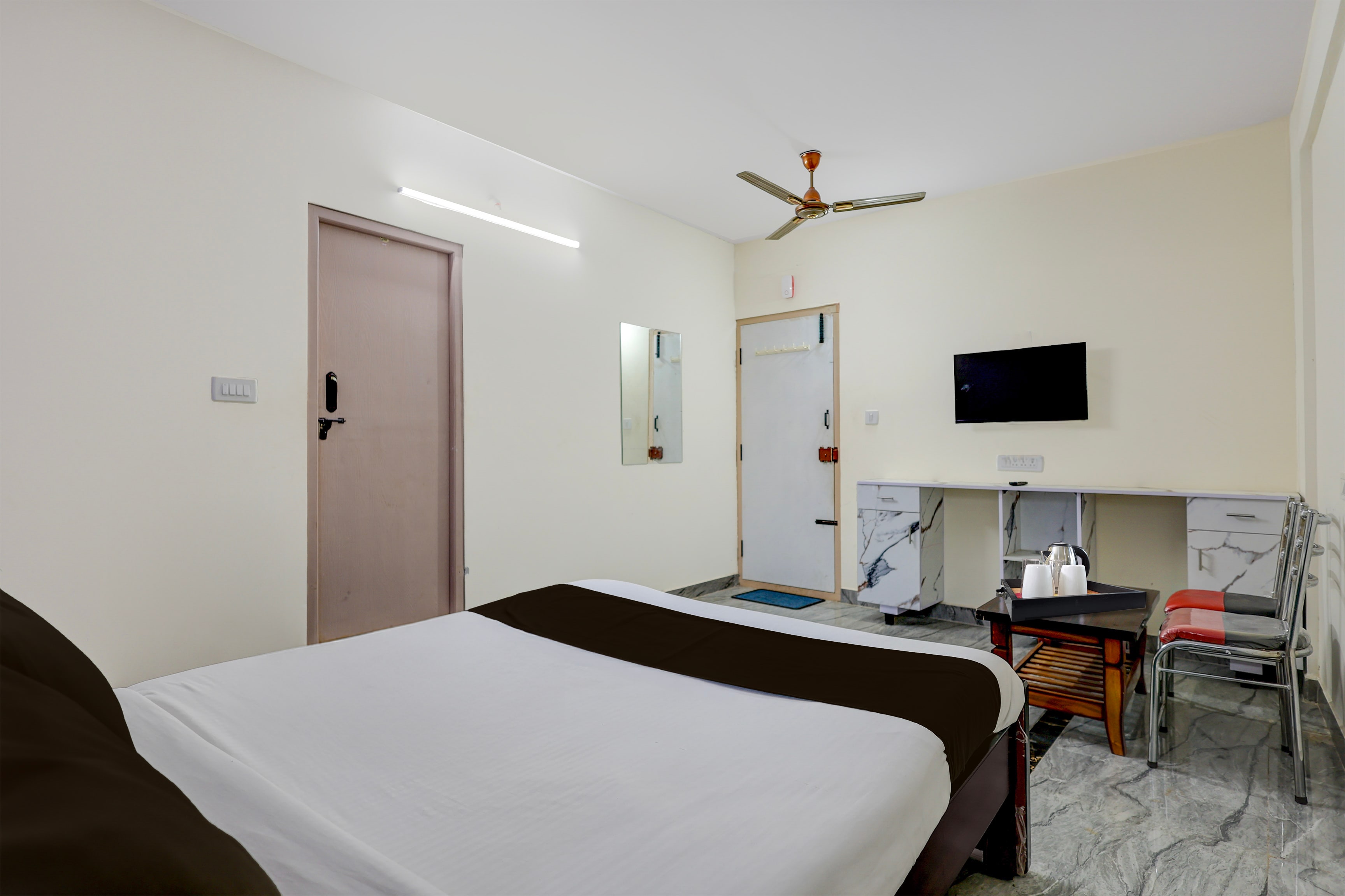 Hotel O Soladevanahalli Crossway Formerly Sri Pavani Comforts - Tap to explore photos