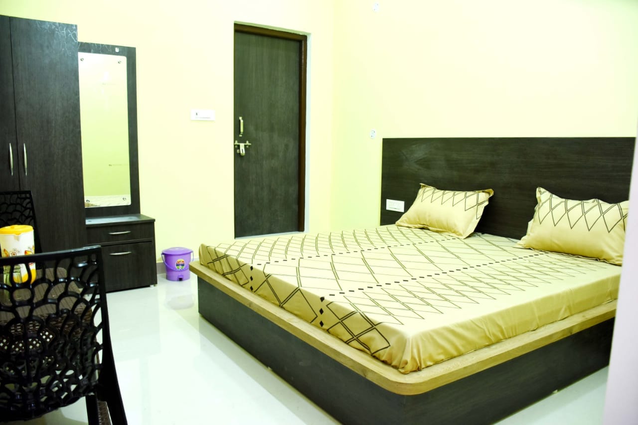 Hotel Gomti Palace Orchha - Tap to explore photos