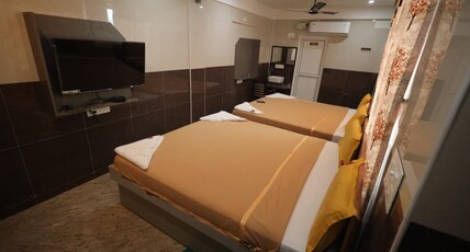 RENGA INN Room Type - AC Standard Four bed