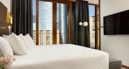 Milano Verticale | UNA Esperienze Room Type - Junior Suite Double with 1 Rollaway Bed with View