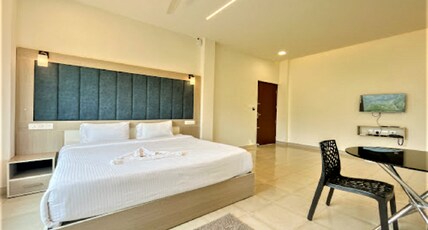 DAZZLE MOUNT RESORT Room Type - Deluxe Room AC