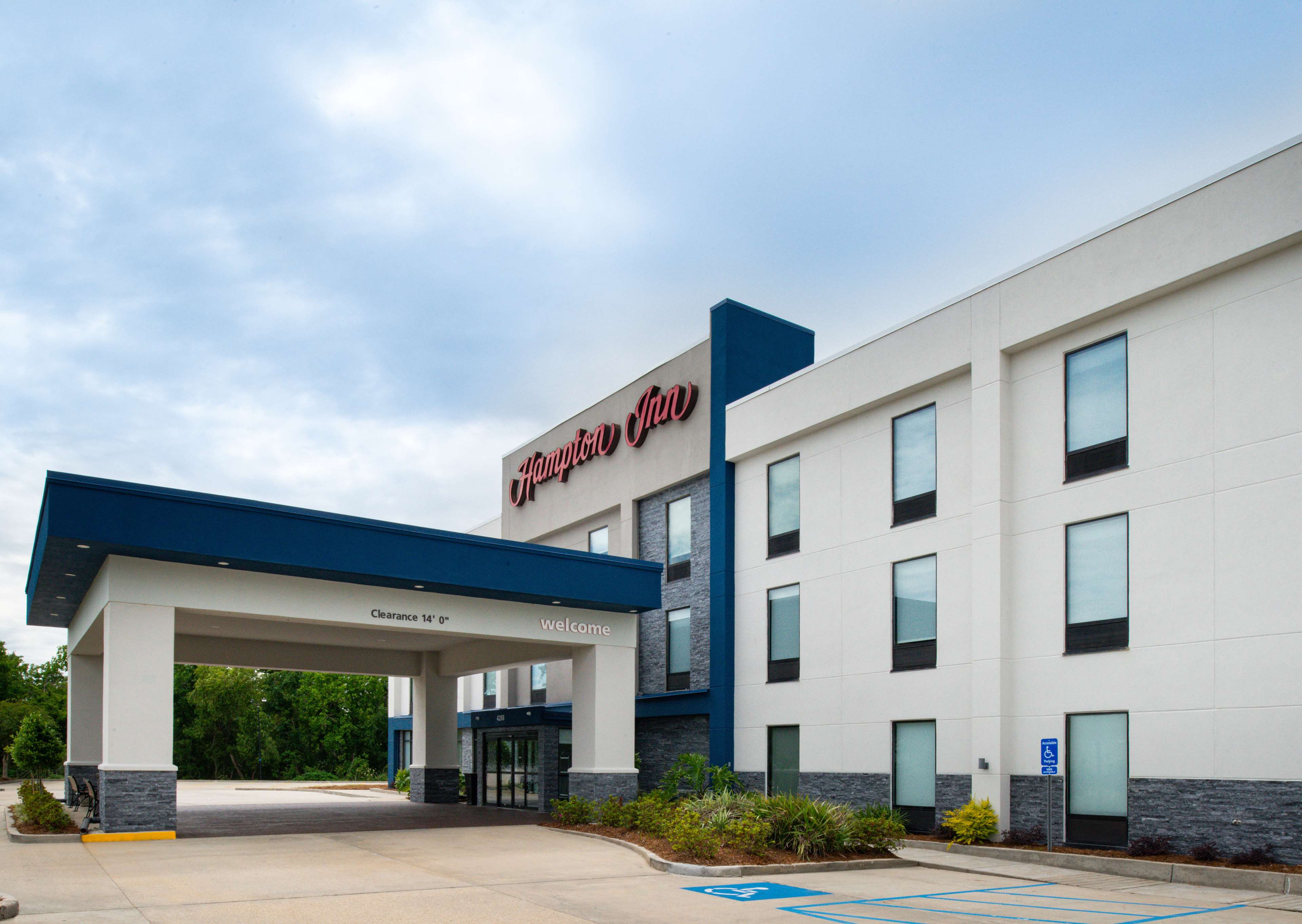 HAMPTON INN LAPLACE LA - Tap to explore photos