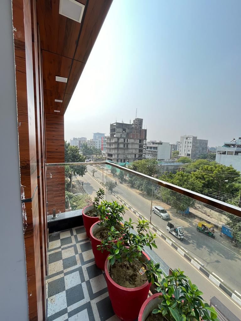 Hotel Royal Casa - Tap to explore photos