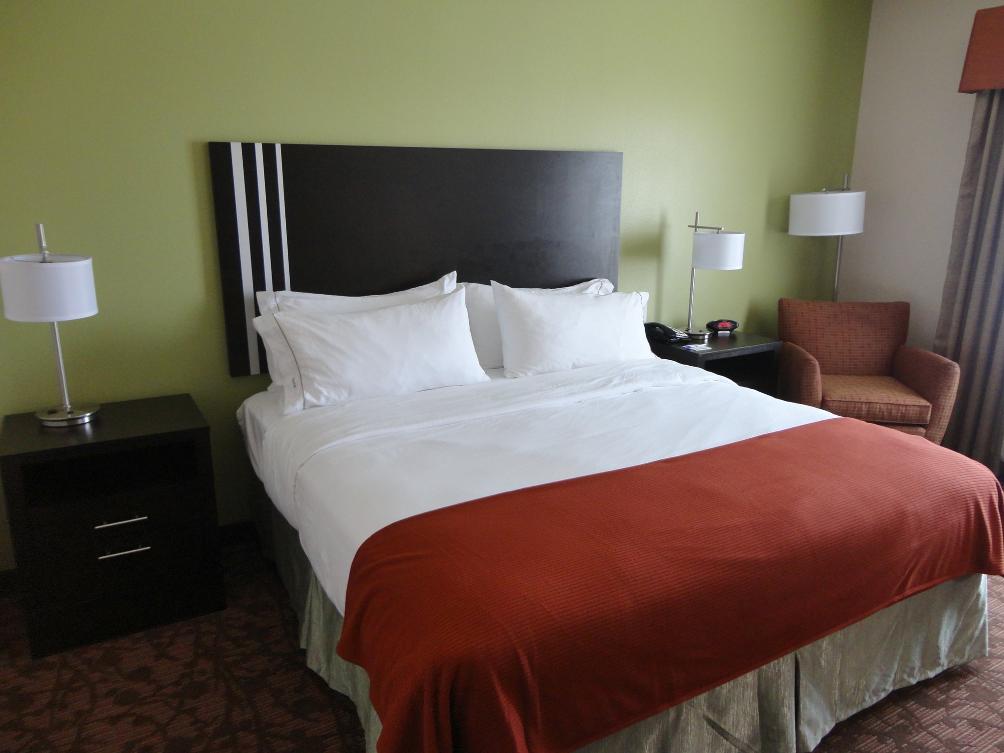 Holiday Inn Express KENEDY - Tap to explore photos