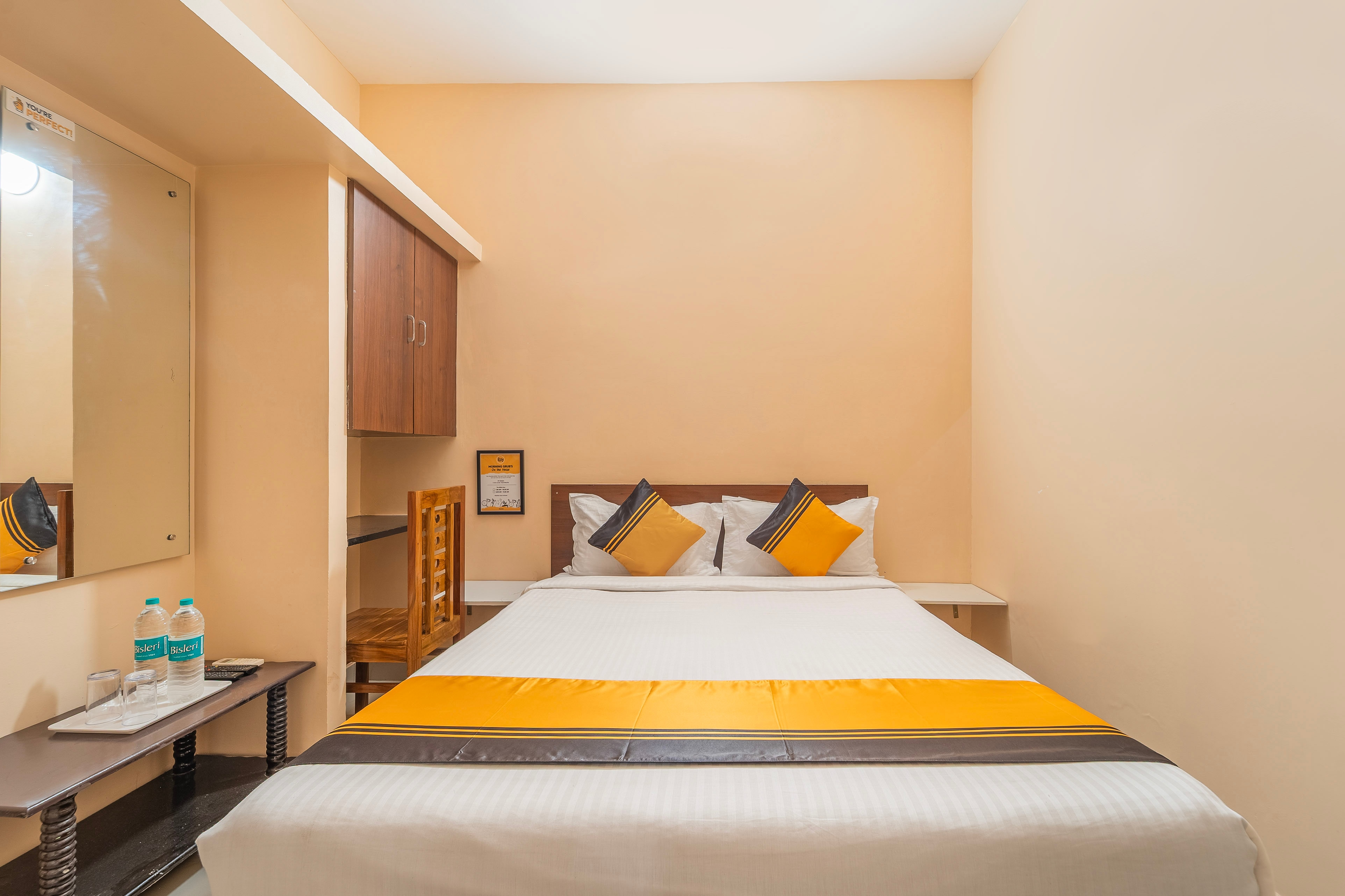 Itsy Hotels Everest Grand - Tap to explore photos