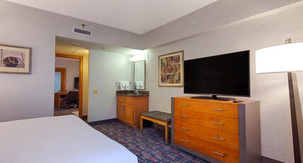 Embassy Suites Chicago - O'Hare Rosemont Room Type - 1 KING BED NONSMOKING