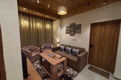 CedarHeights Luxury 2BHK Forest View 20Min to mall