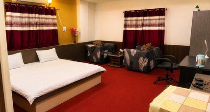 Hotel Suraj Palace Room Type - Deluxe Room