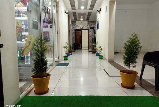 HOTEL DHWAJ PALACE