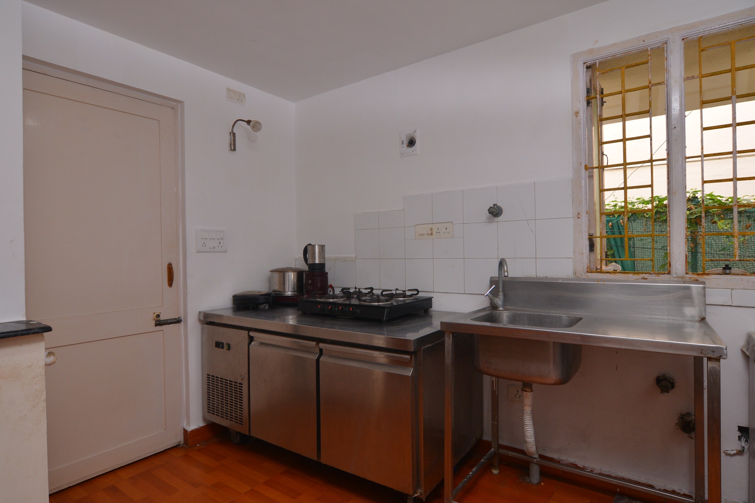 Beach Elegance Service Apartment - Tap to explore photos