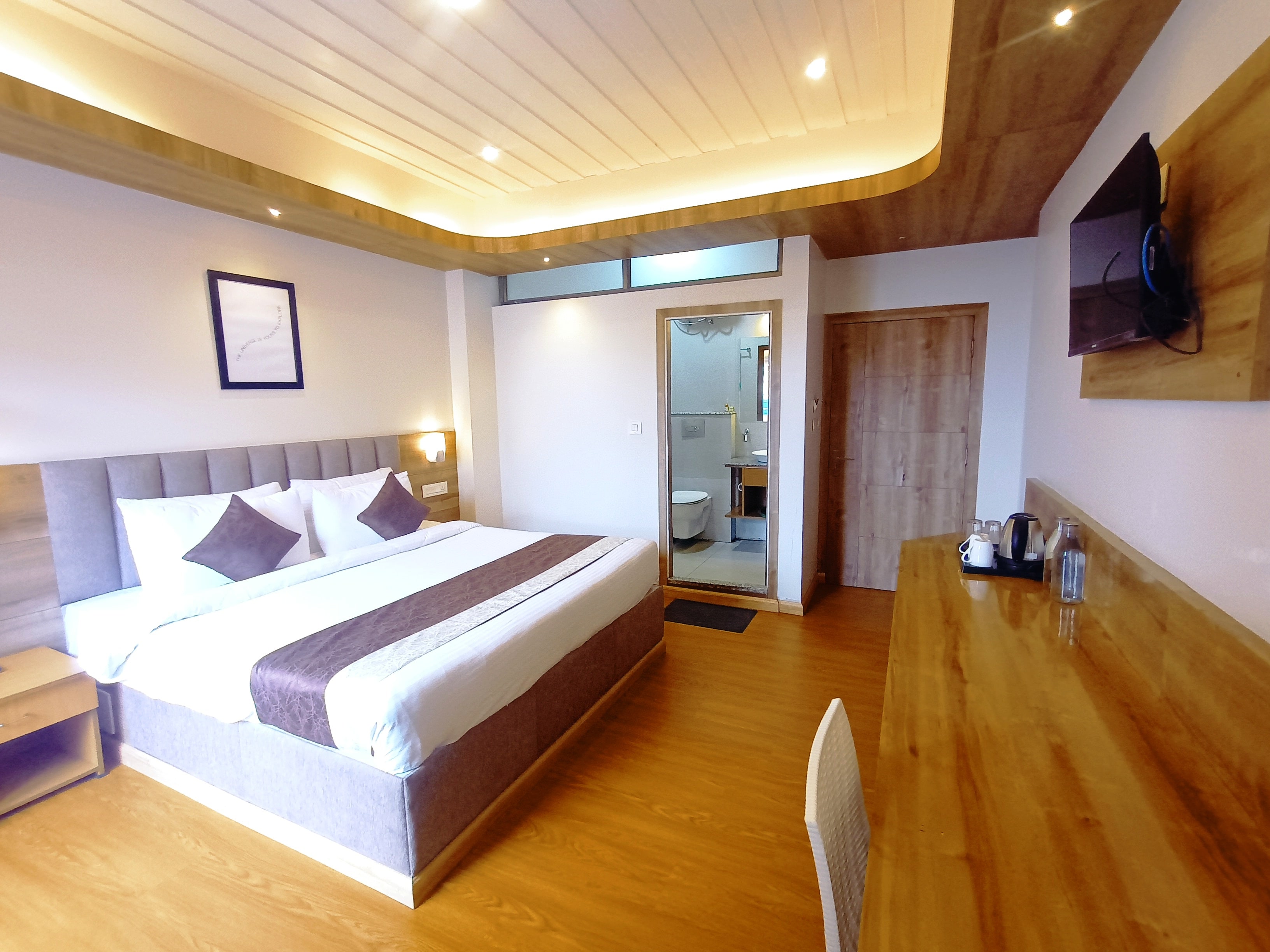 The Soma Hotel Darjeeling (Near Mall Road) - Tap to explore photos