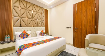 FabHotel Dreamz Room Type - Deluxe Room