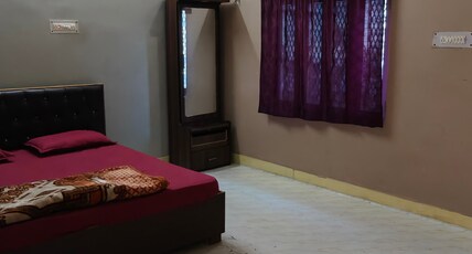 Awadh 2 Star Room Type - Bedroom 1