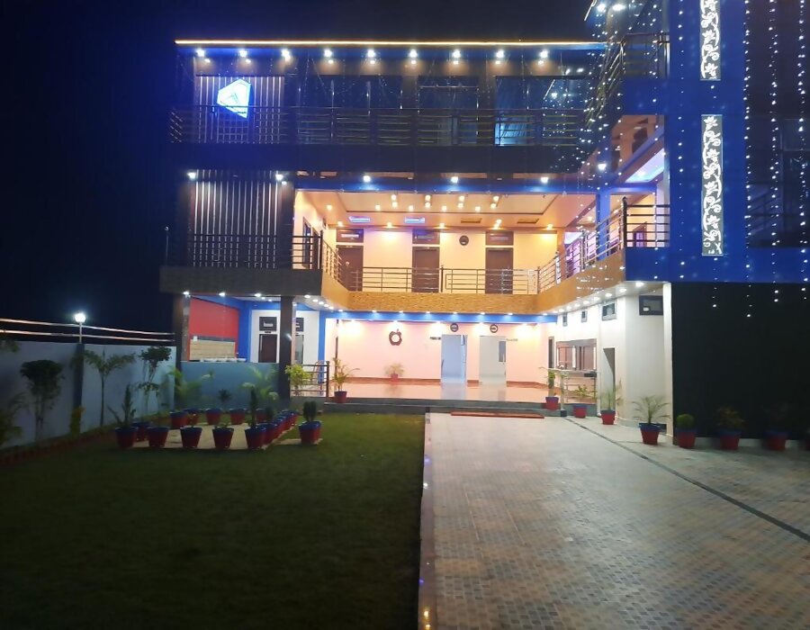 Blue Diamond - Tap to explore photos