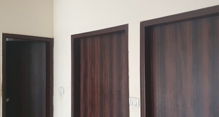 Hotel Shalimar - NH 8 Room Type - Deluxe Room