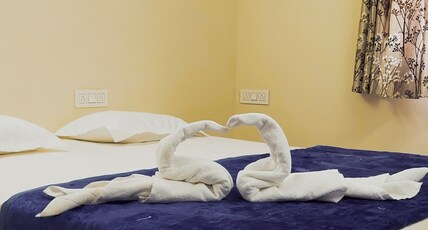 Hotel Radhe Room Type - Deluxe Ac Room