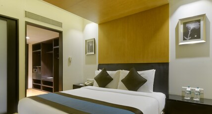 Davanam Sarovar Portico Suites Room Type - Executive Suite -  Double Bed