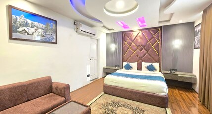 Hotel Zaman Room Type - Premium Classic Room (Hot + Cold AC)