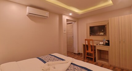 Capital O 832 Hotel Annapurna Palace Room Type - Saver Double