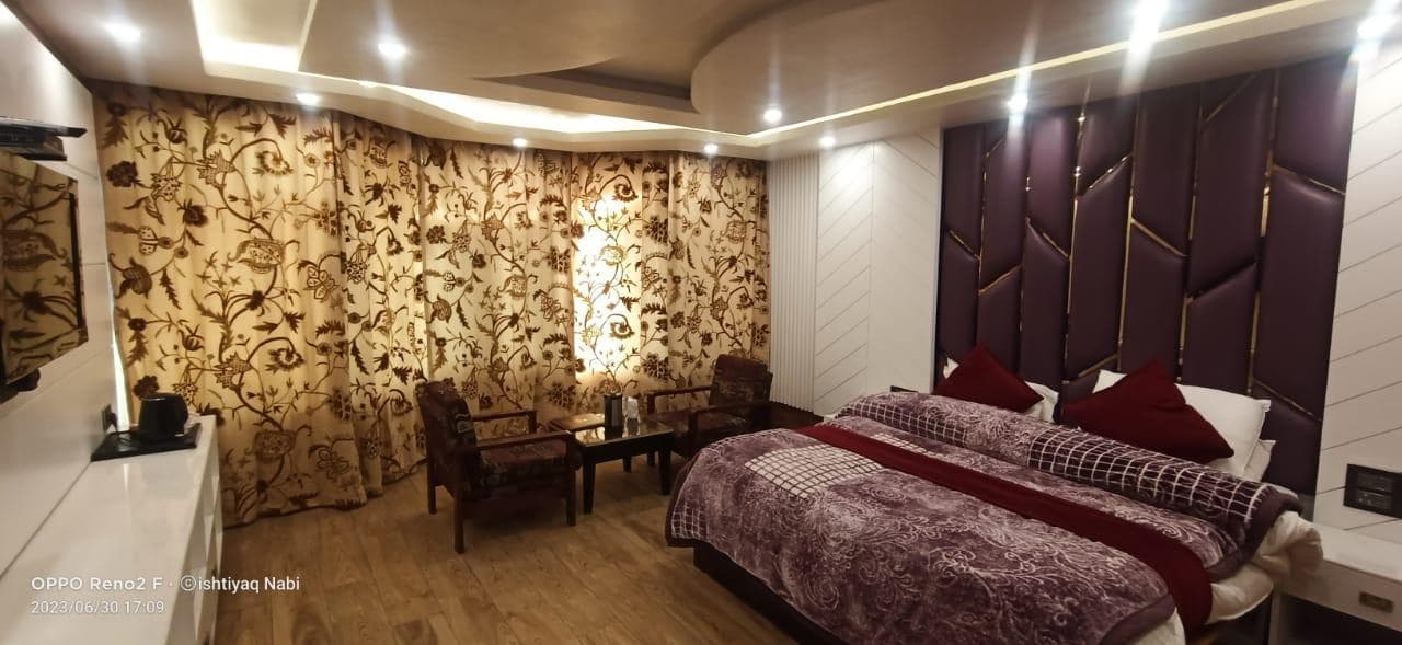 HOTEL SONAMARG GLACIER - Tap to explore photos