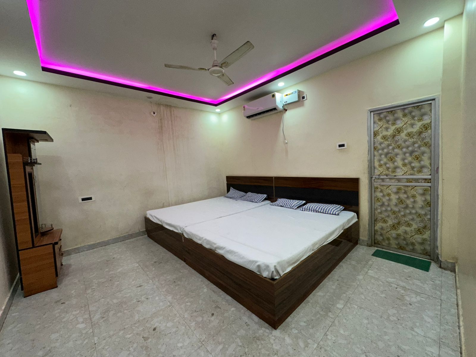THE RAJ MAHAL BANQUET HALL - Tap to explore photos