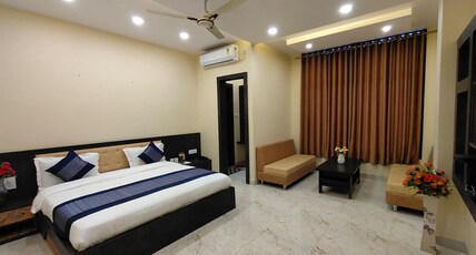 HOTEL UDAYRAJ Room Type - Deluxe Room