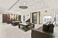 Hotel O Halcyon Deccan Inn