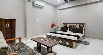 HOTEL O YASH RAJ PALACE Room Type - Classic