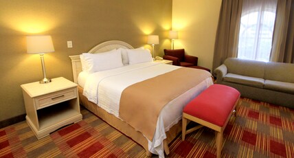 Holiday Inn MONCLOVA Room Type - 1 King Bed Sofa Bed