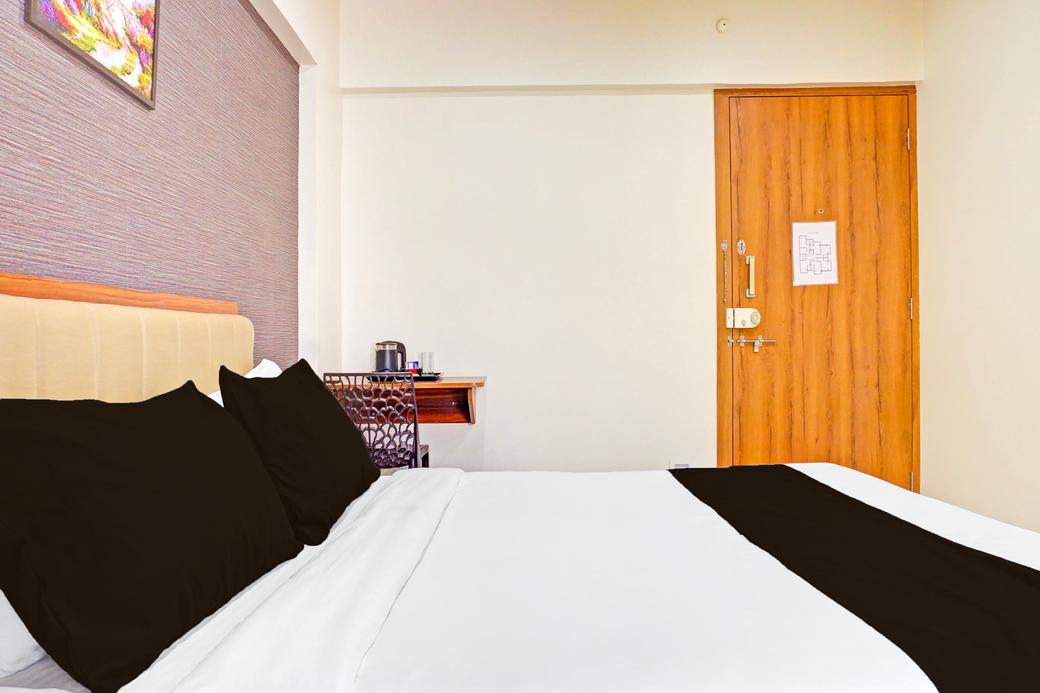 Townhouse Amanora Park Town Formerly Samrat Inn - Tap to explore photos
