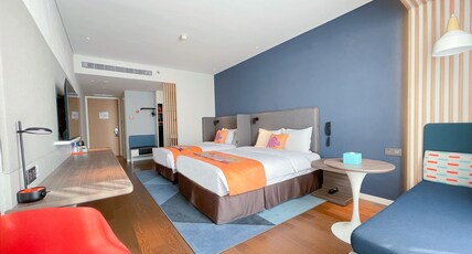Holiday Inn Express YIXING Room Type - 1 King 1 Twin Standard Kids Theme Holiday Inn Express YIXING Room Type - 1 King 1 Twin Standard Kids Theme