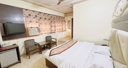 HOTEL SUNVIEW JAIN Room Type - Super Deluxe Rooms