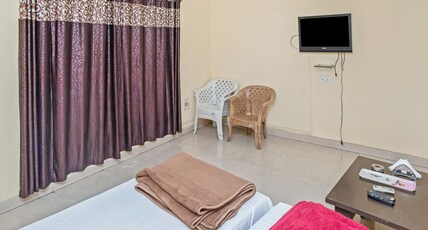 Hotel Gagan Palace Room Type - Standard Non AC Room Hotel Gagan Palace Room Type - Standard Non AC Room