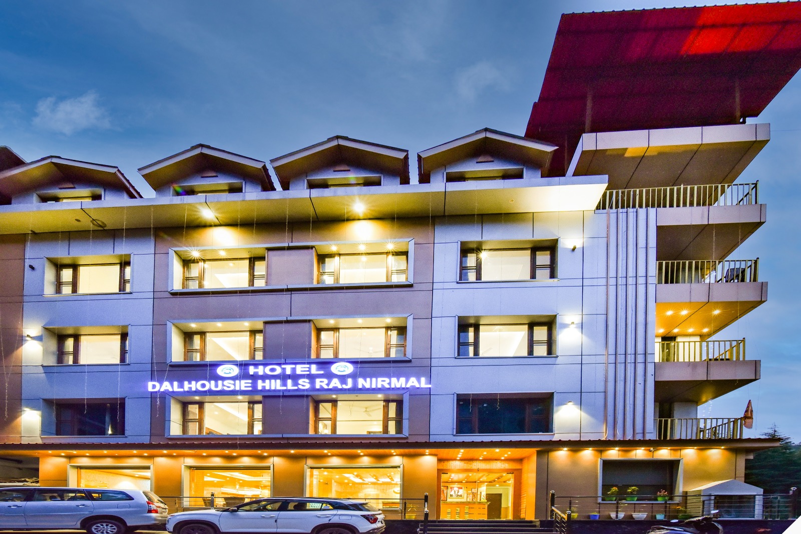 Hotel Dalhousie Hills Raj Nirmal - Tap to explore photos