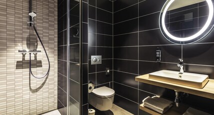 ibis Styles Arnhem Centre Room Type - Studio with a double bed and a sofa bed